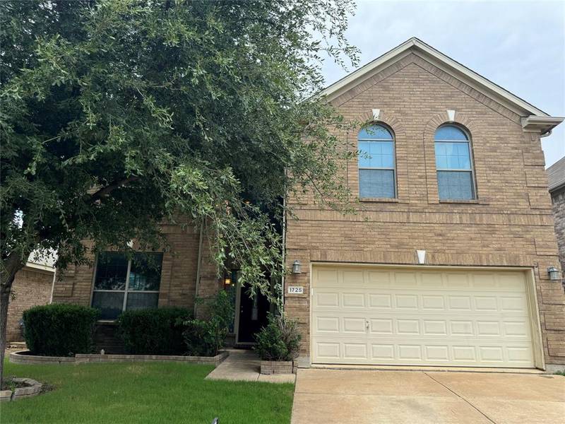 1725 Birds Eye Road, Fort Worth, TX 76177