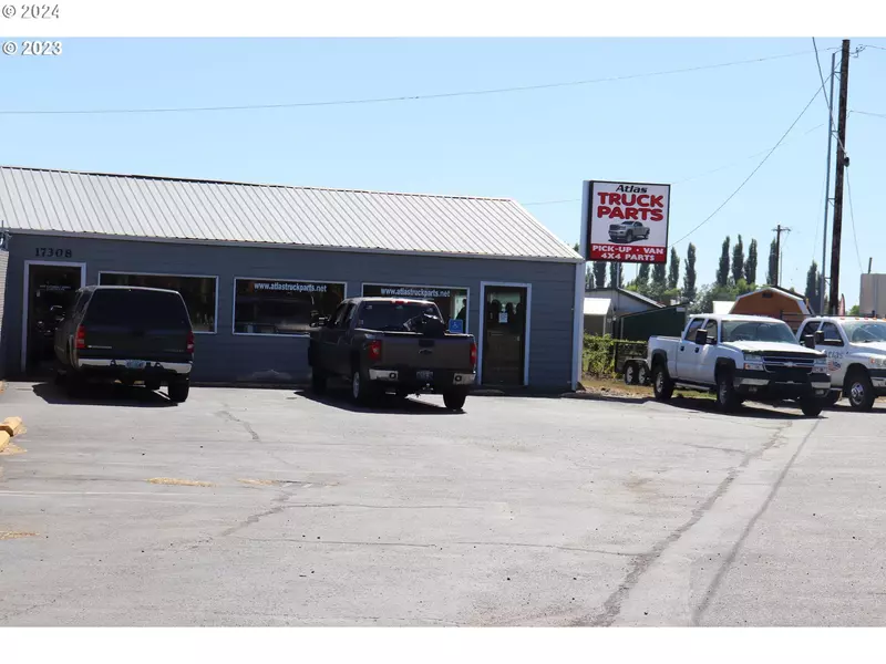 17308 HIGHWAY 99E, Hubbard, OR 97032