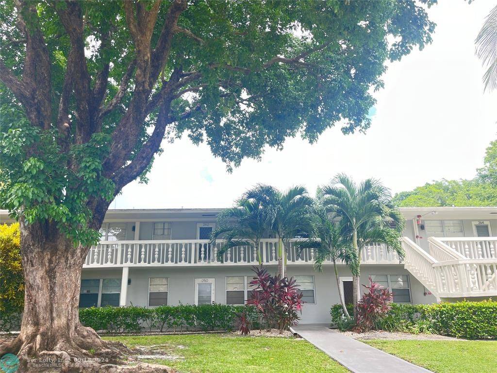 Deerfield Beach, FL 33442,262 Ventnor R  #262