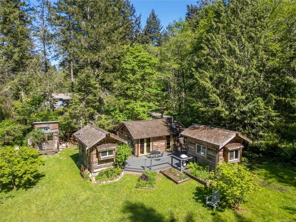 5416 Hooson Rd, Pender Island, BC V0N 2M1