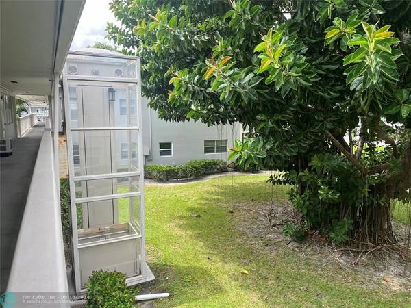 Deerfield Beach, FL 33442,262 Ventnor R  #262