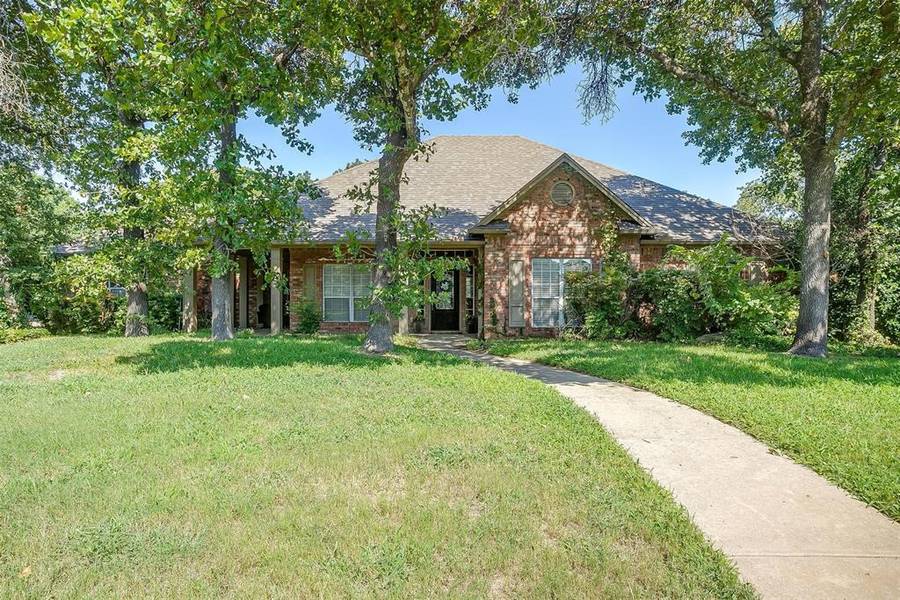 103 Hillside Drive E, Burleson, TX 76028