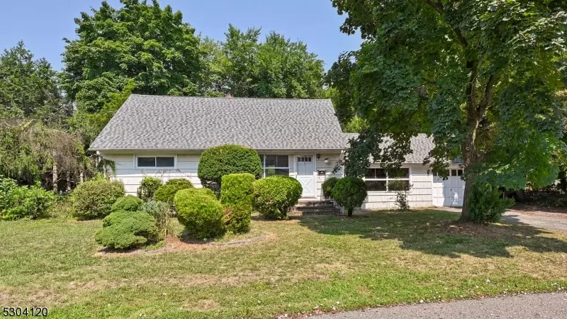 7 White Oak Ln, Wayne Twp., NJ 07470