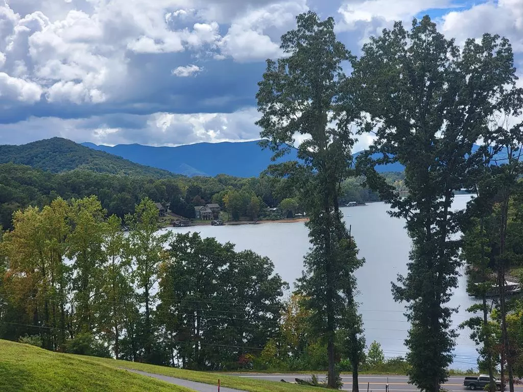 Hayesville, NC 28904,4 Mountain Breezes Drive