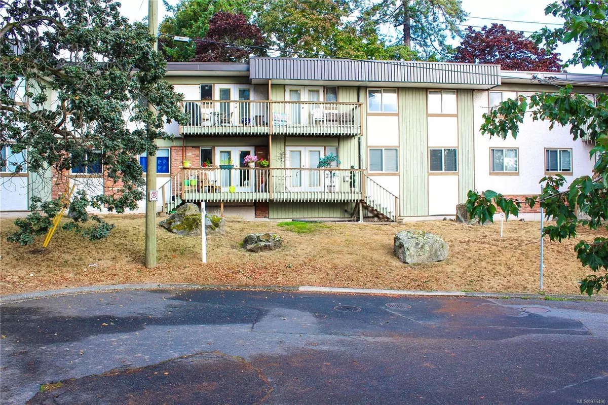 Esquimalt, BC V9A 5A5,908 Carlton Terr