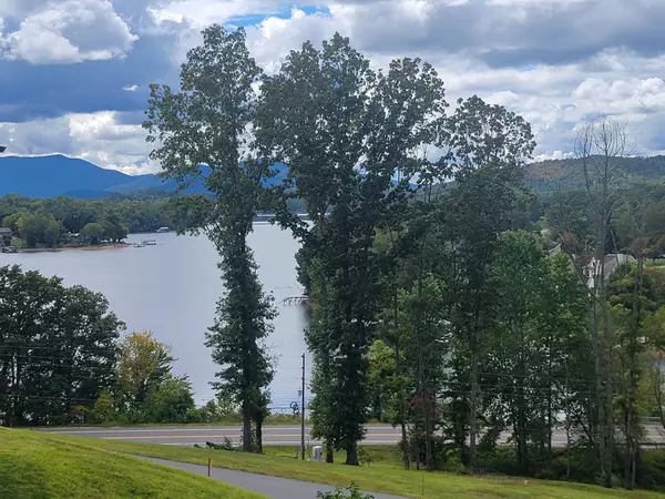 Hayesville, NC 28904,4 Mountain Breezes Drive