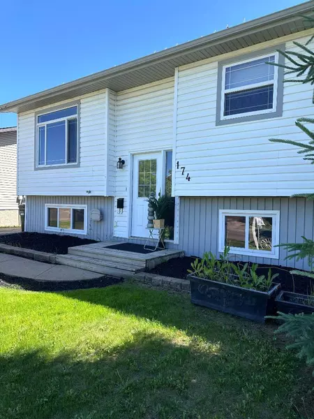 174 Oaks CRES, Fort Mcmurray, AB T9K 1M5