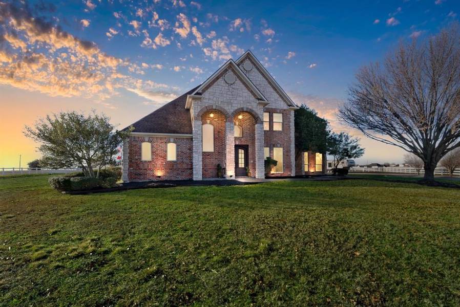 128 Parkside Court, Gunter, TX 75058