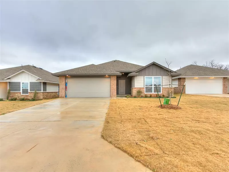 864 Shady Grove Lane, Harrah, OK 73045