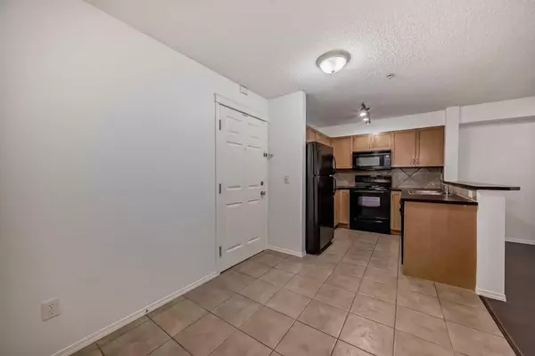 Calgary, AB T3K6K6,70 Panamount DR Northwest #9118