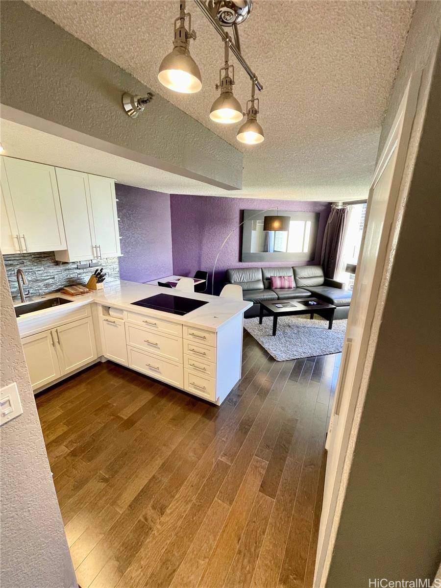 300 Wai Nani Way #1114, Honolulu, HI 96815