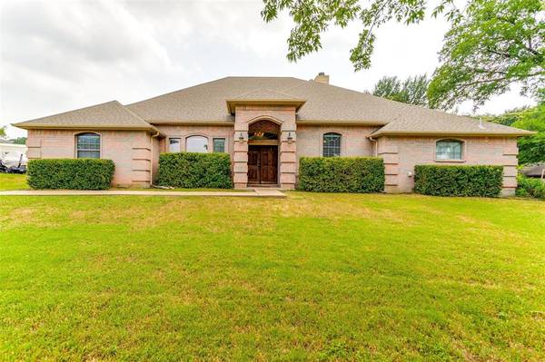 1105 NW Renfro Street, Burleson, TX 76028