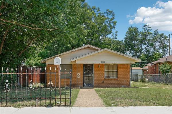 2112 Prairie Avenue, Fort Worth, TX 76164