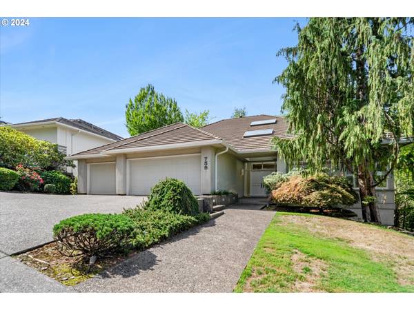 759 SW REGENCY PL, Portland, OR 97225