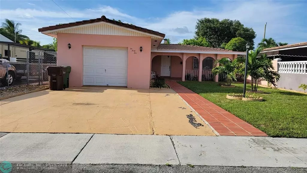 245 W 50th St, Hialeah, FL 33012