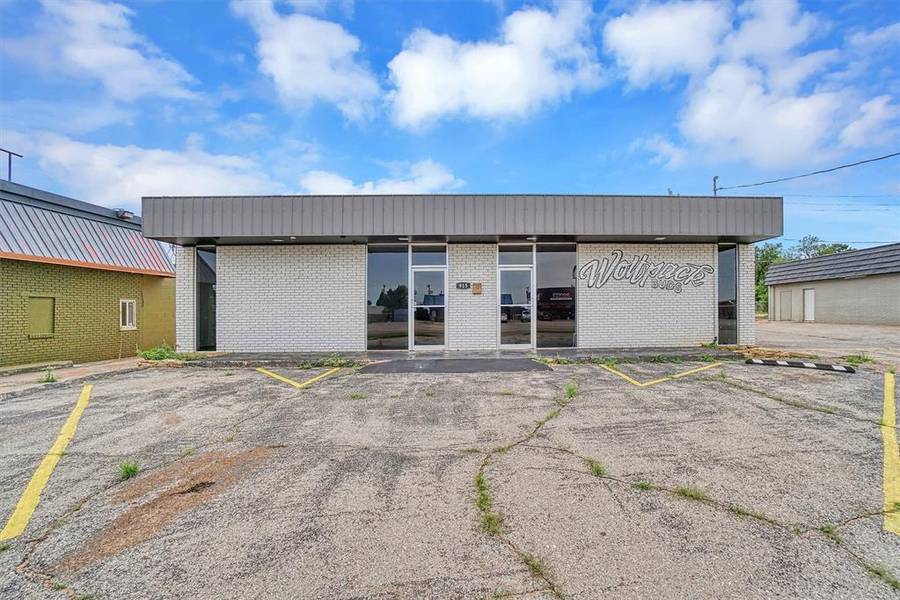 915 N Main Street, Altus, OK 73521