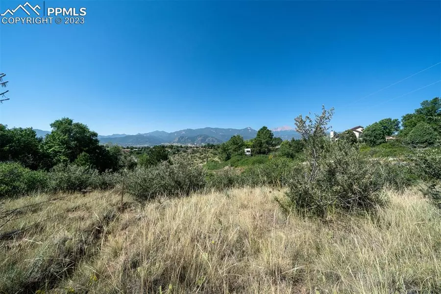 2194 Mesa RD, Colorado Springs, CO 80904