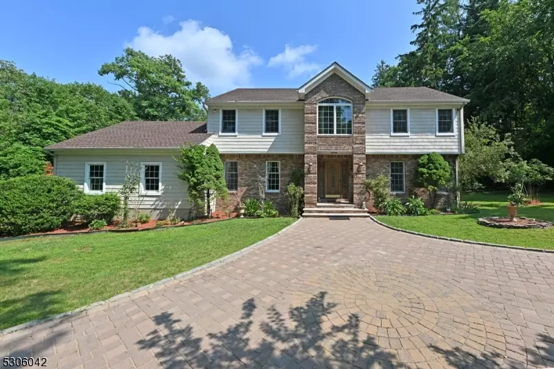 361 Lake St, Upper Saddle River Boro, NJ 07458