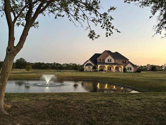 180 Cypress Point Drive, Gunter, TX 75058