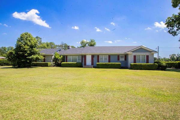 417 W Bay Street, Doerun, GA 31744