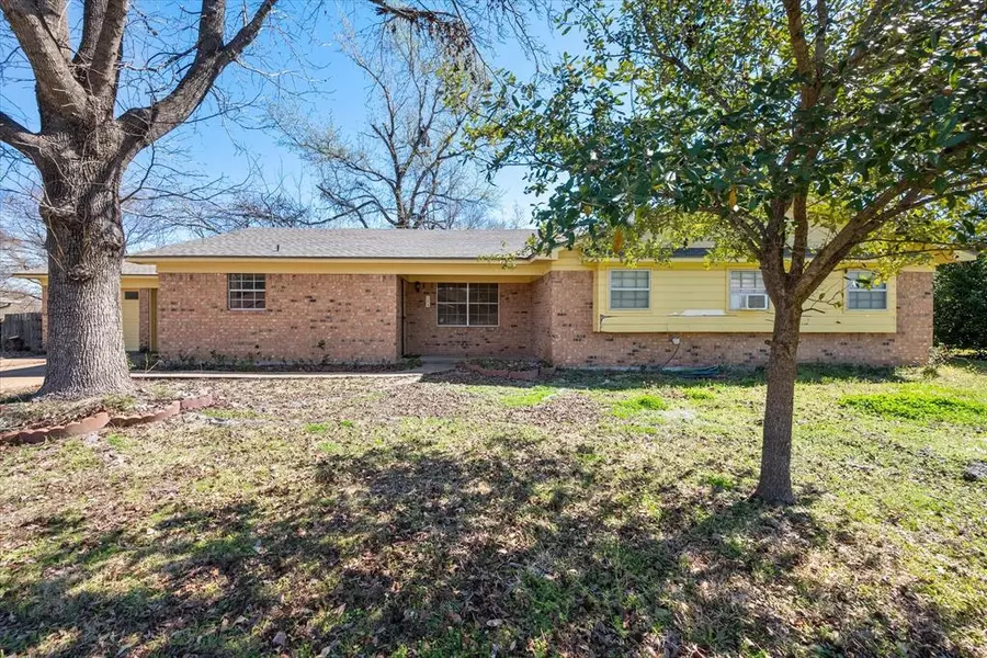 124 Forest Drive, Fairfield, TX 75840