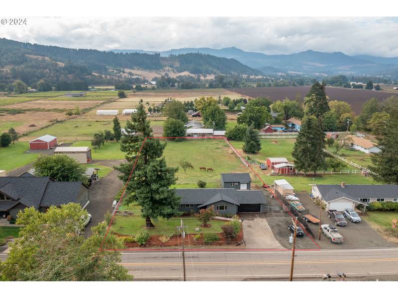 2342 OLD GARDEN VALLEY RD, Roseburg, OR 97471