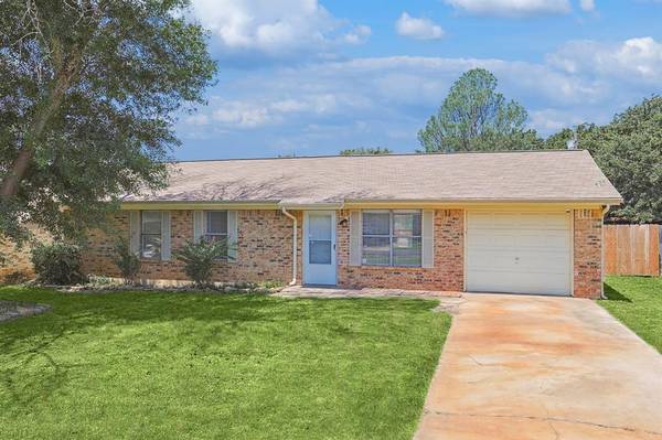 1802 Oak Hill Drive, Corinth, TX 76210