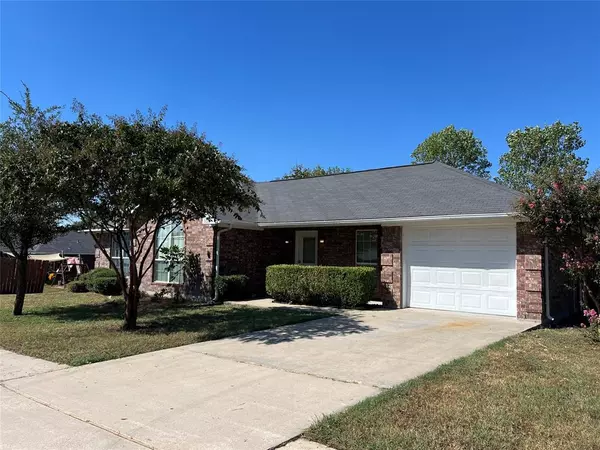 Commerce, TX 75428,906 Roseanne Drive