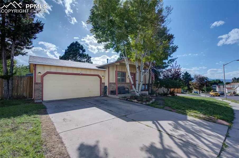 5850 Northwind DR, Colorado Springs, CO 80918