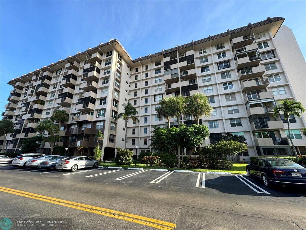 Pompano Beach, FL 33062,777 S Federal Hwy  #RPH11