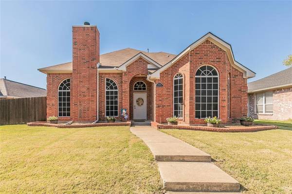 2713 Crystal Falls Drive, Mesquite, TX 75181