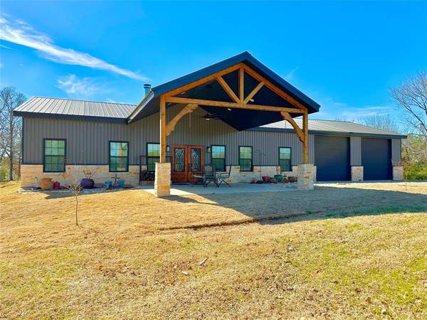 8232 E County Road 212, Buffalo, TX 75831