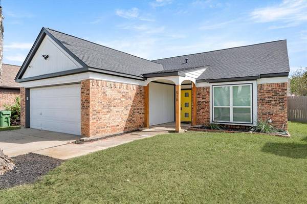 518 Lemon Drive, Arlington, TX 76018