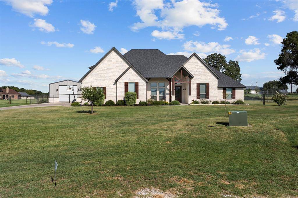 Weatherford, TX 76087,421 Spring Valley Road