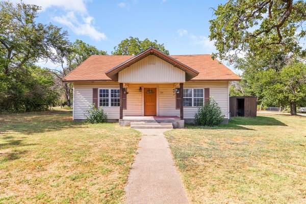 1713 E Cates Street, Bridgeport, TX 76426