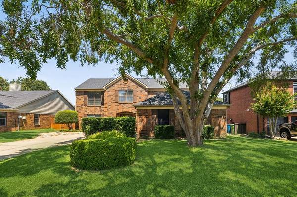 1624 Fuqua Drive,  Flower Mound,  TX 75028