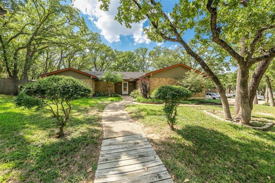 5714 Cherrywood Lane, Arlington, TX 76016