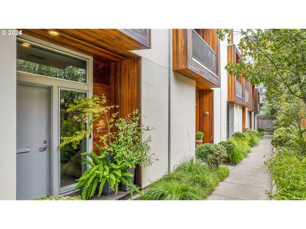 640 NE KNOTT ST #12, Portland, OR 97212