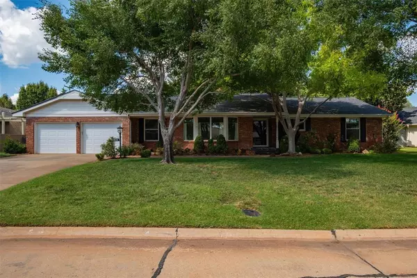 Nichols Hills, OK 73120,1603 Drakestone Avenue