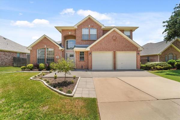 627 Gwyndellons Lane, Grand Prairie, TX 75052