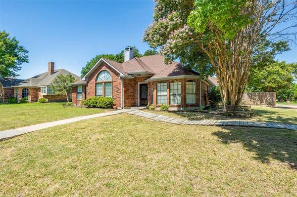 515 N Winding Oaks Drive, Wylie, TX 75098