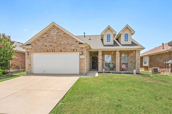 2032 Haylee Drive, Fort Worth, TX 76131