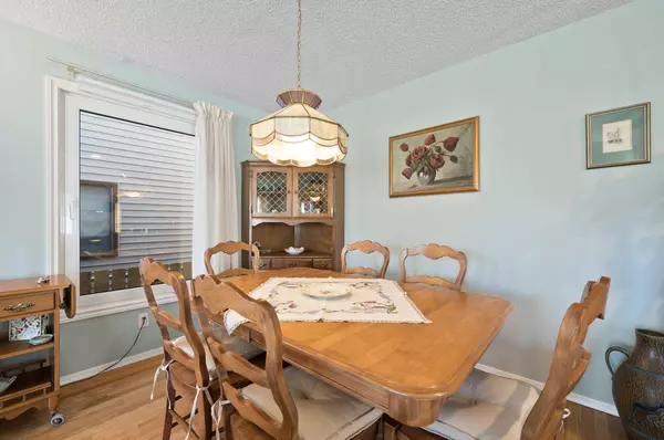 Calgary, AB T3K 2H1,23 Bedwood Rise NE