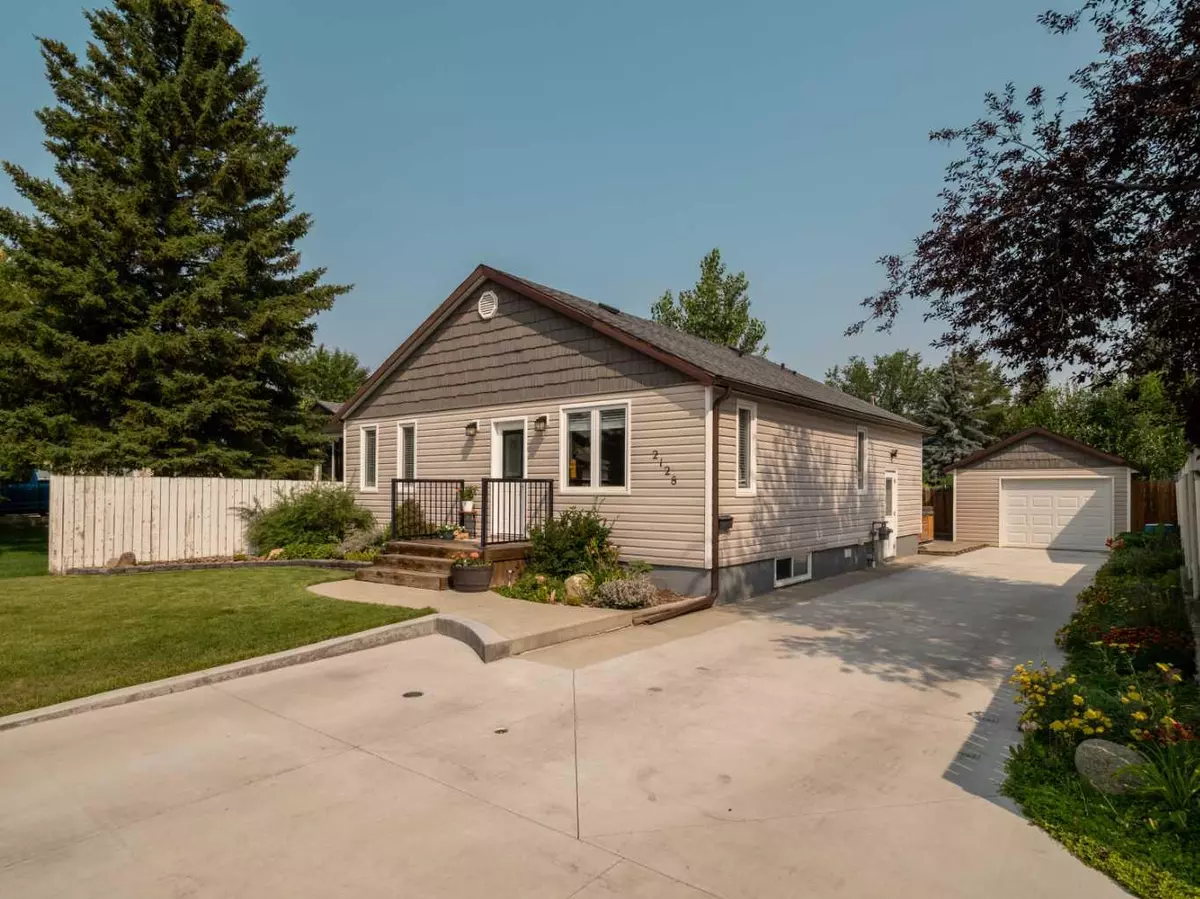 Coaldale, AB T1M 1H8,2128 23 AVE