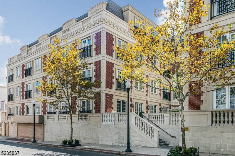 111 Prospect St #2D, Westfield Town, NJ 07090