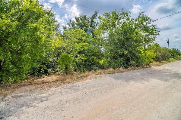 5517 Stonegate Circle, Granbury, TX 76048