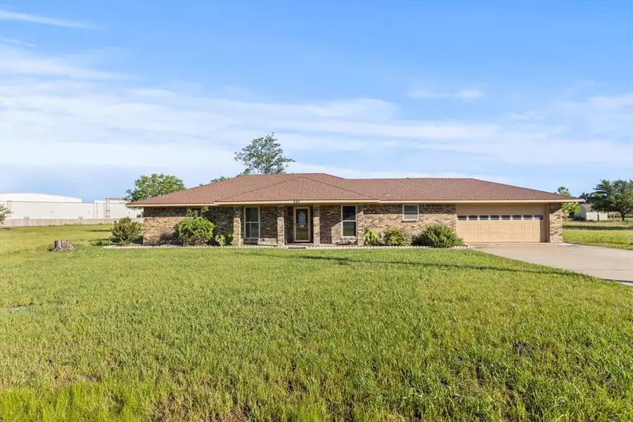 443 Wolf Run Court, Lavon, TX 75166