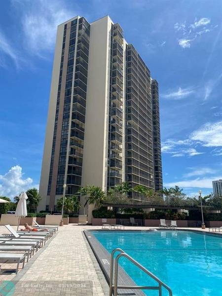 20379 W Country Club Dr  #2636, Aventura, FL 33180