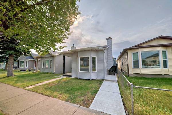 Calgary, AB T3J 2M9,193 Taradale DR Northeast