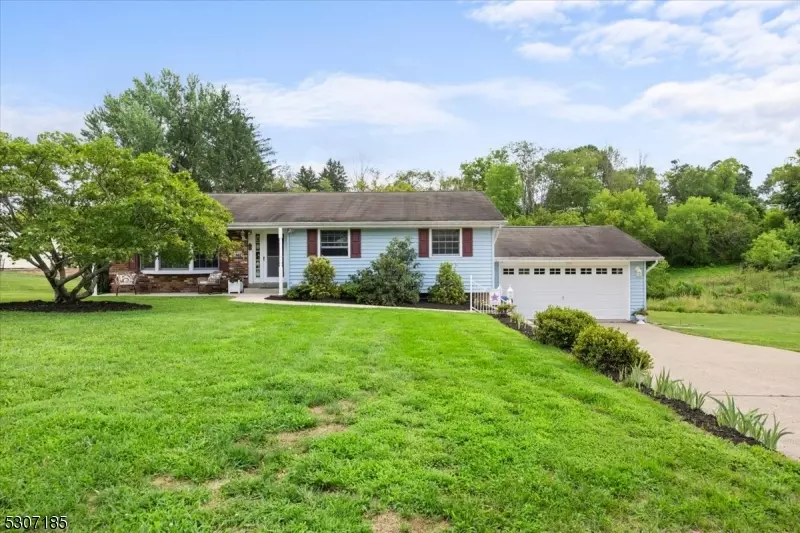 11 Kinney Rd, Holland Twp., NJ 08848